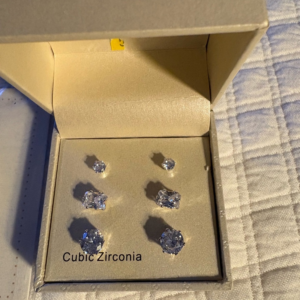 Stella & dot reversible Earrings plus Kim Roger's CZ studs - Picture 8 of 8